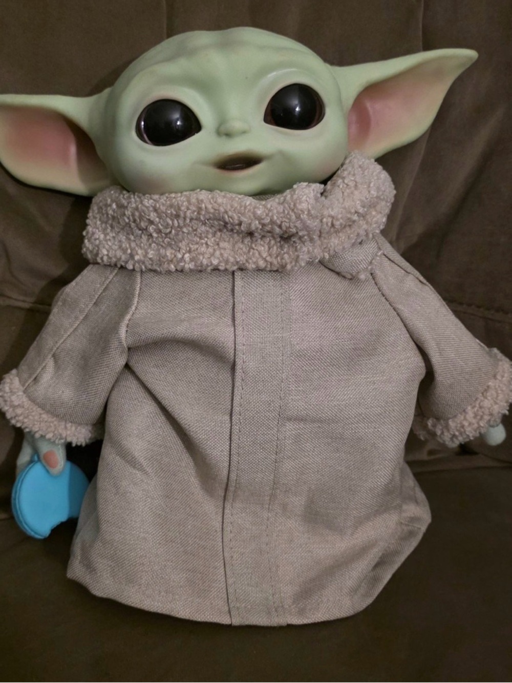 Baby Yoda grogu talking doll with macaroon. 12 inches